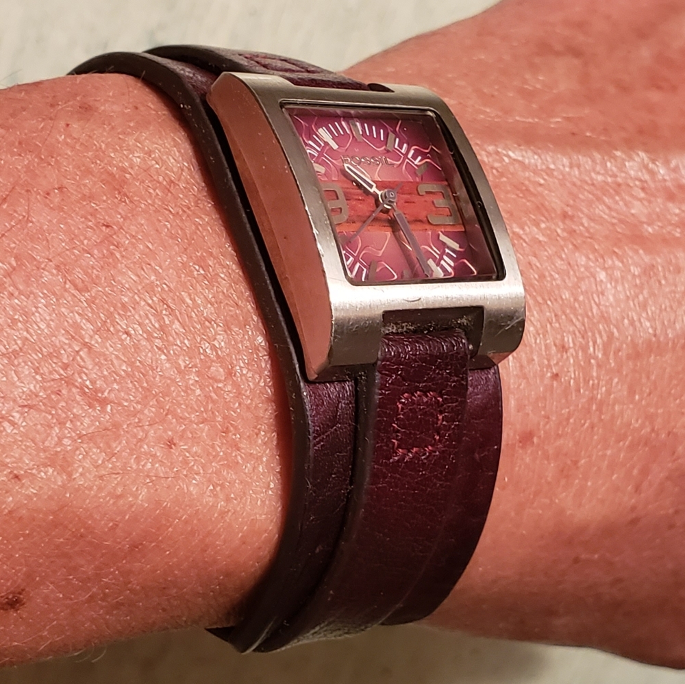 Leather Fossil watch - Picture 8 of 11